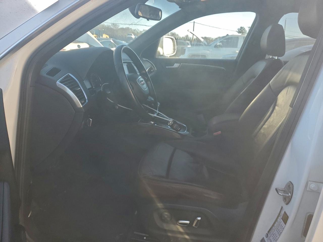 Audi Q5 Premium Image 2