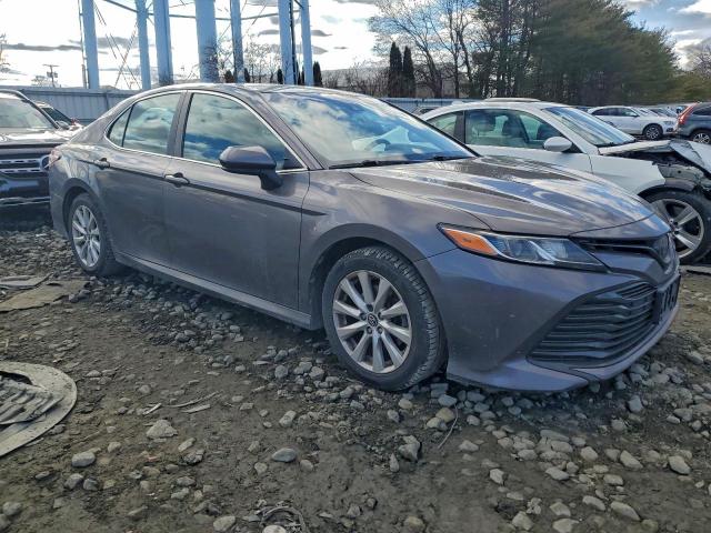 Toyota Camry L Image 9