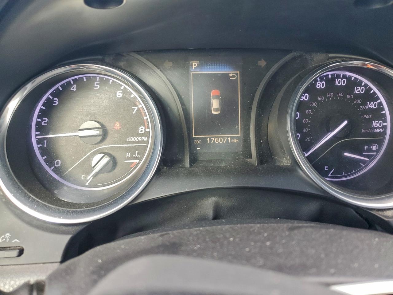 Toyota Camry L Image 6