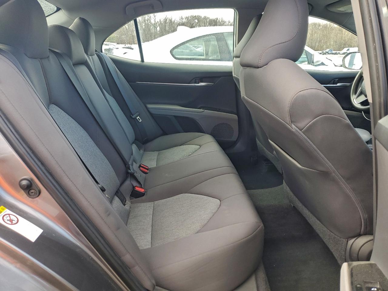 Toyota Camry L Image 4