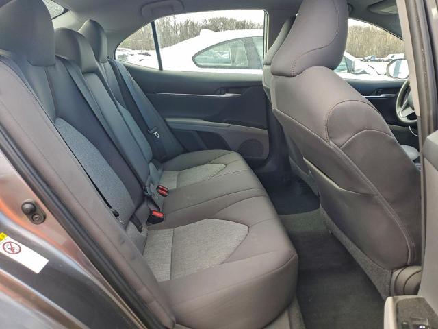 Toyota Camry L Image 4