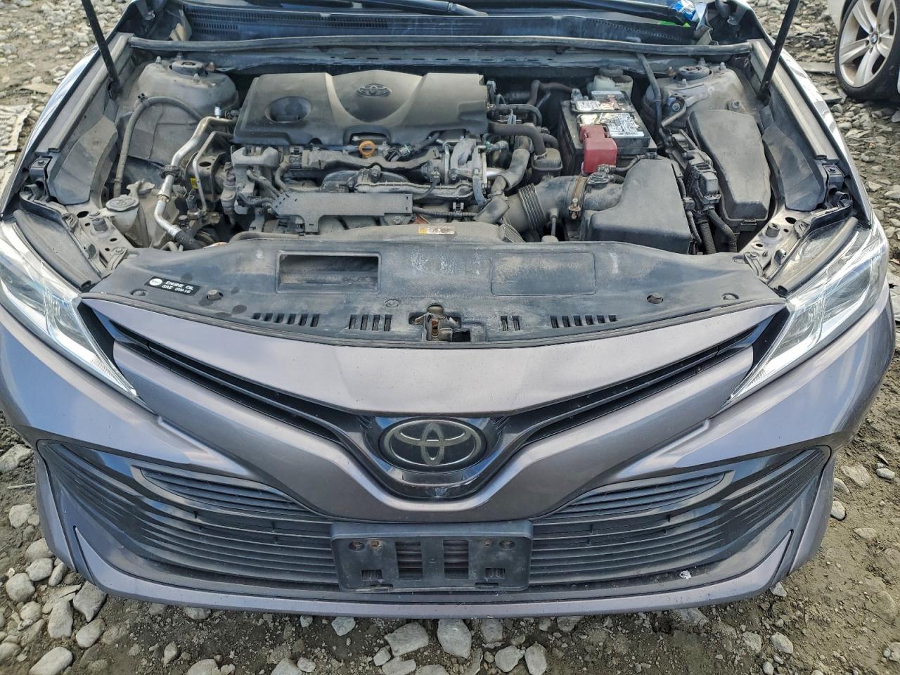 Toyota Camry L Image 11