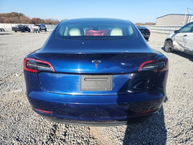 Tesla Model 3 Image 4
