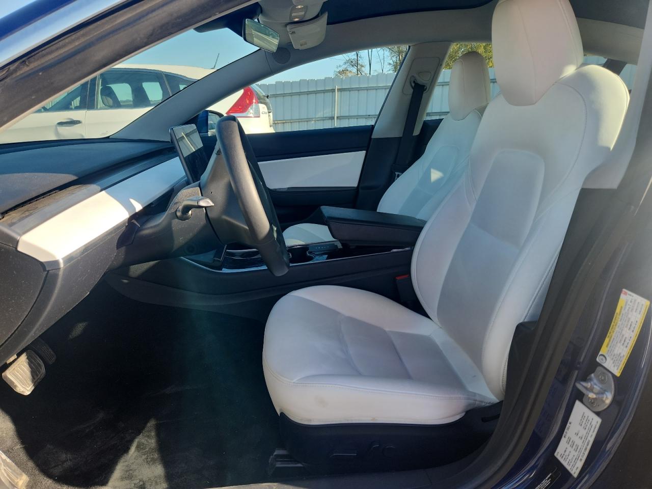 Tesla Model 3 Image 5