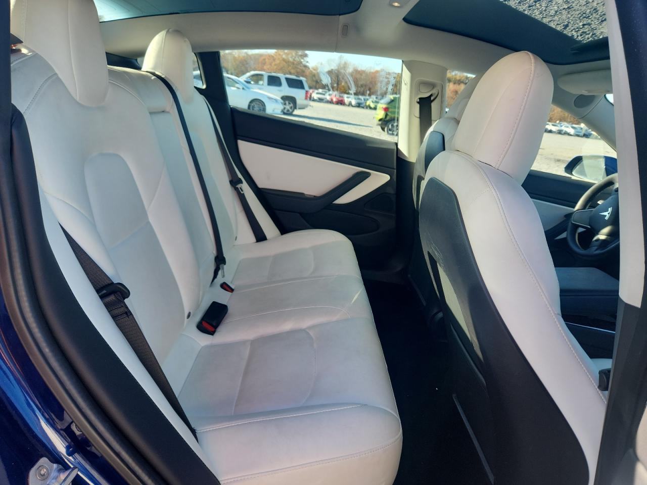 Tesla Model 3 Image 7