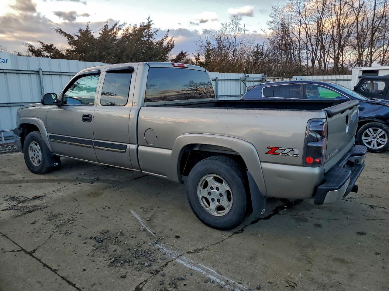 Chevrolet Silverado K1500 Image 3