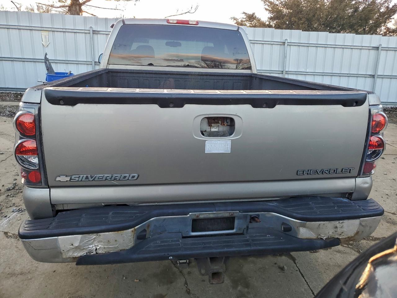 Chevrolet Silverado K1500 Image 5