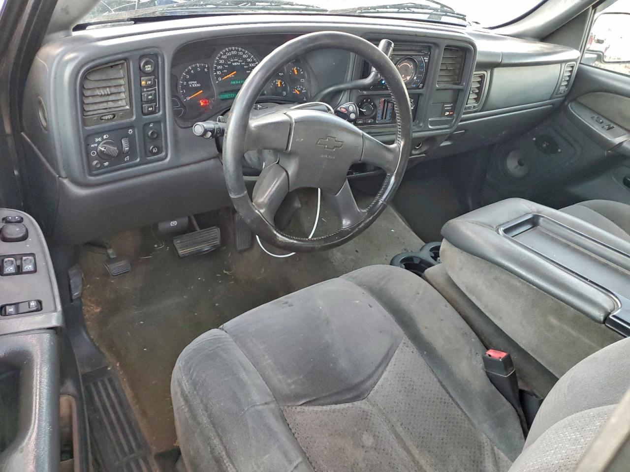 Chevrolet Silverado K1500 Image 8