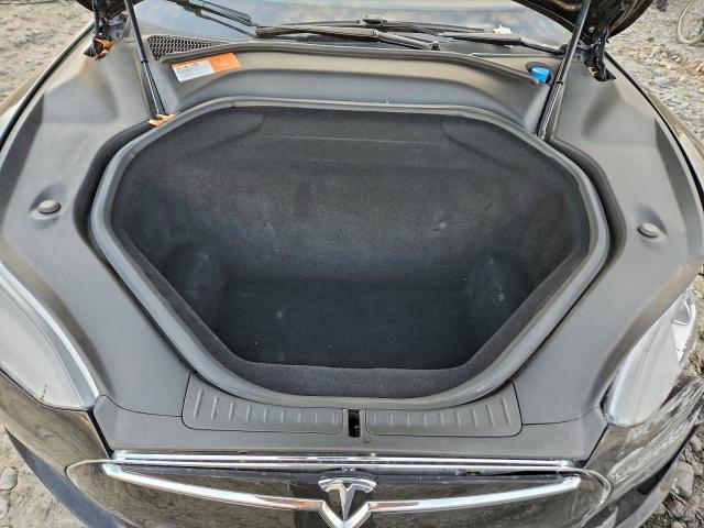 Tesla Model S Image 10