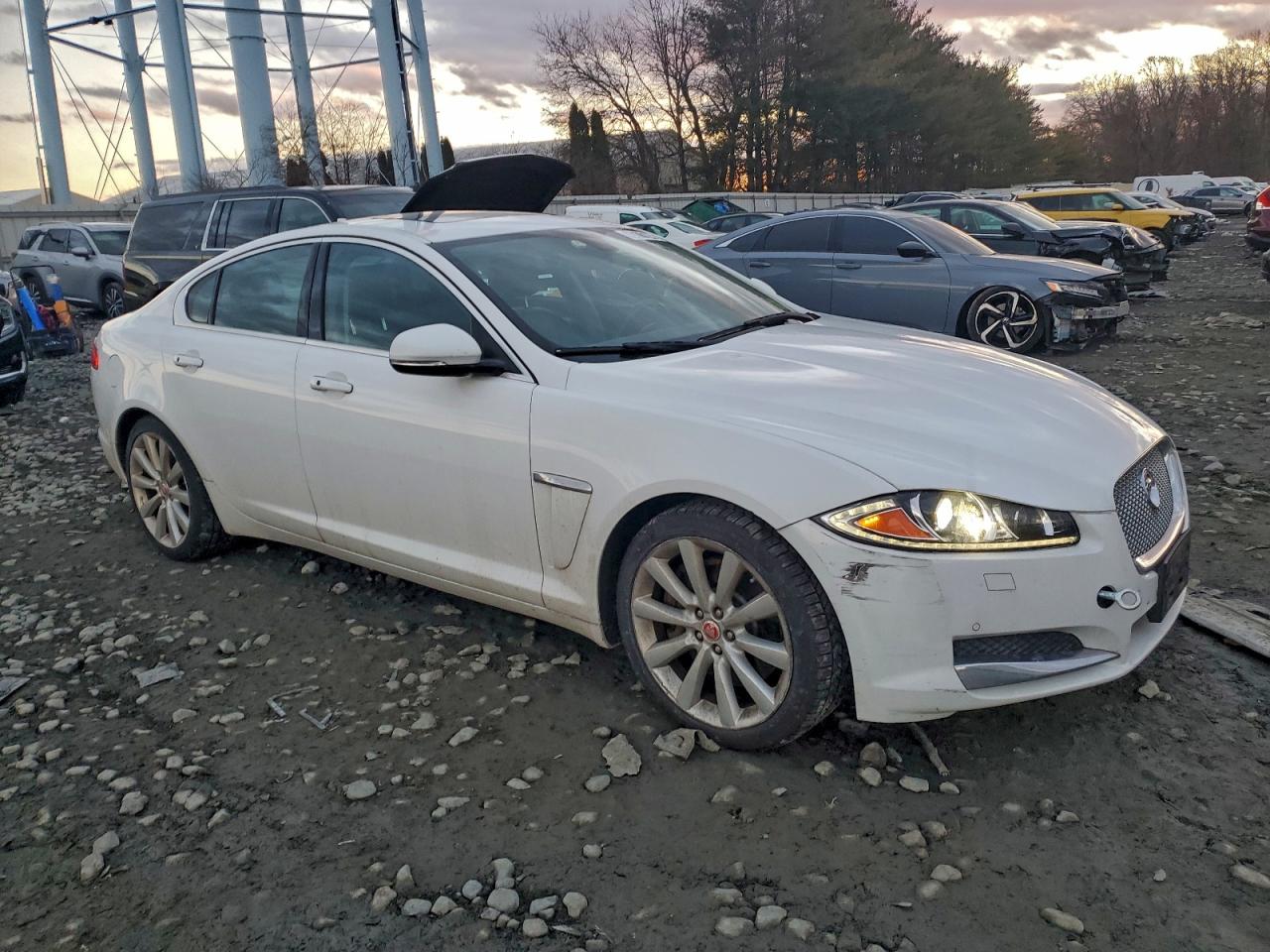 Jaguar XF Image 5