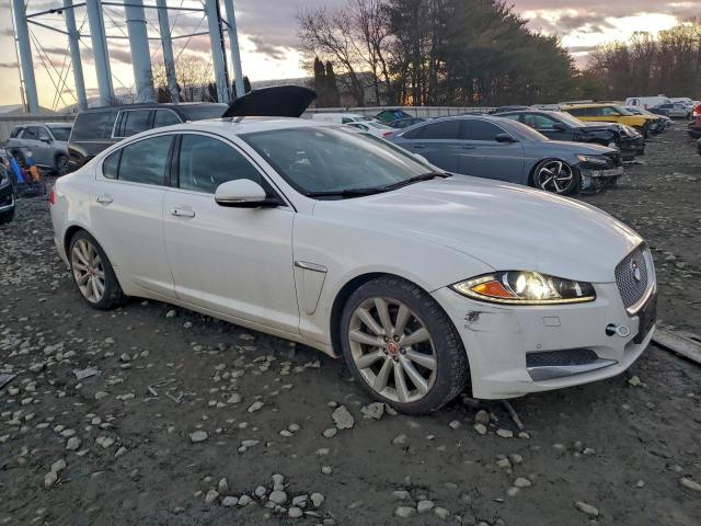 Jaguar XF Image 5