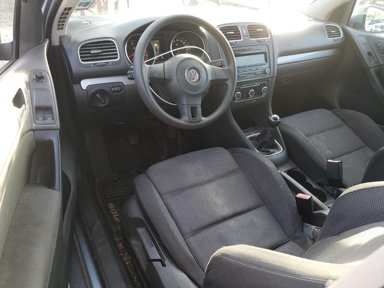 Volkswagen Golf Image 6