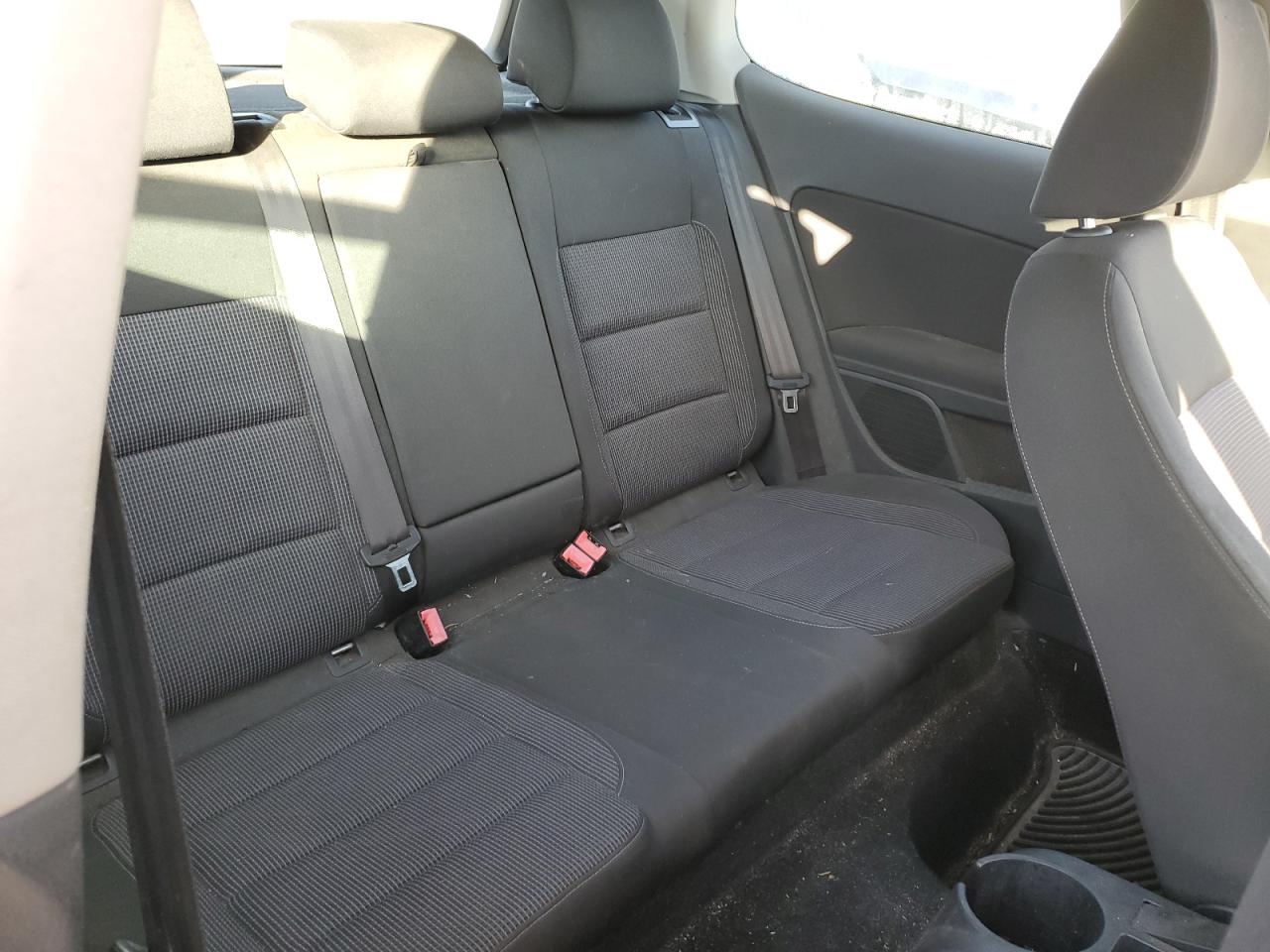 Volkswagen Golf Image 10