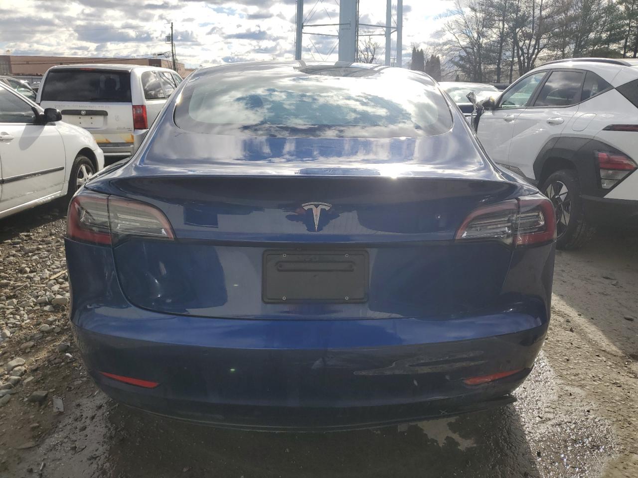 Tesla Model 3 Image 6