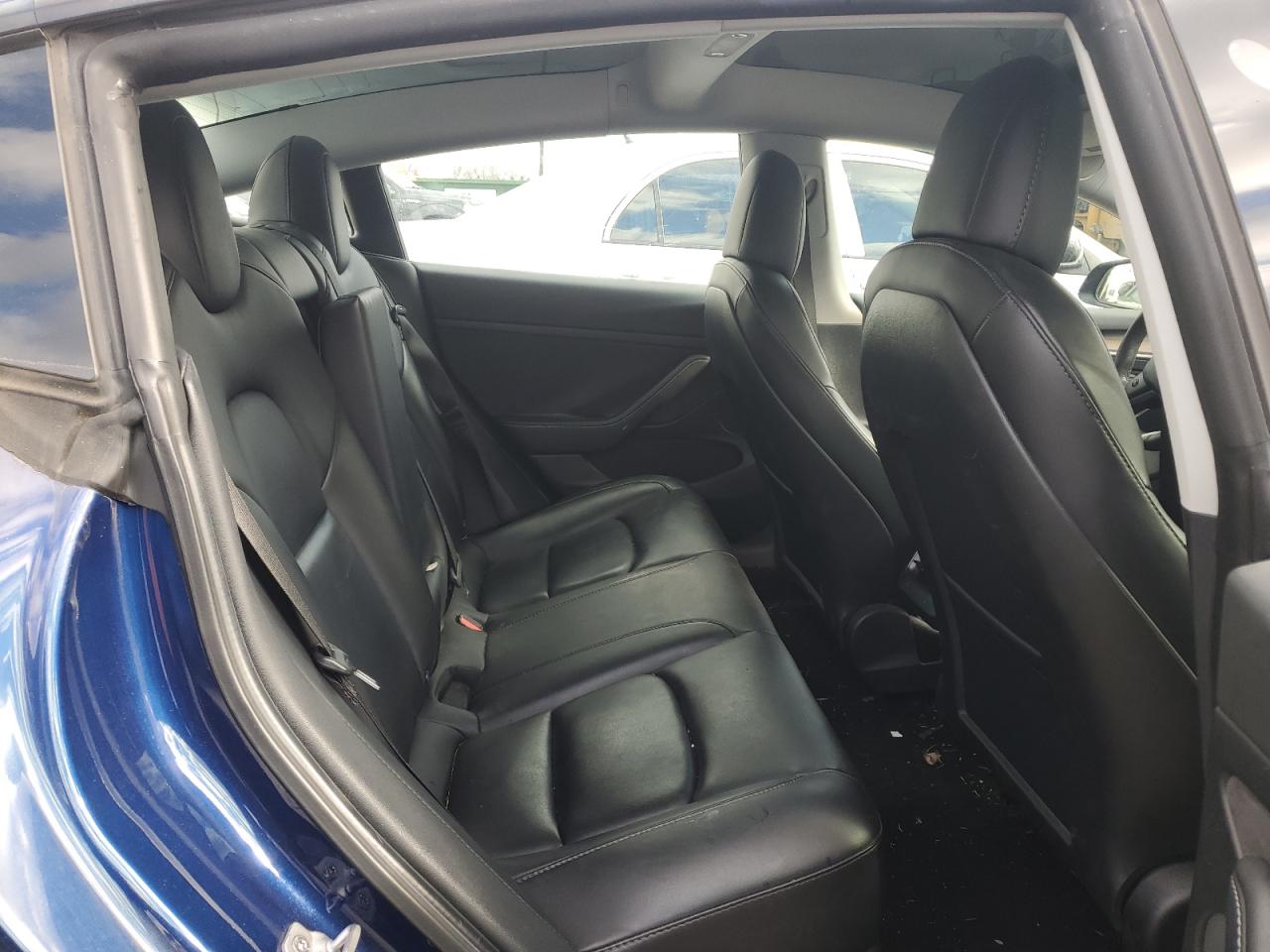 Tesla Model 3 Image 7