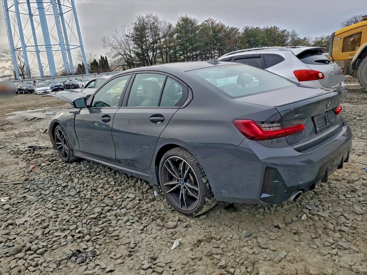 BMW 3 Series Image 6