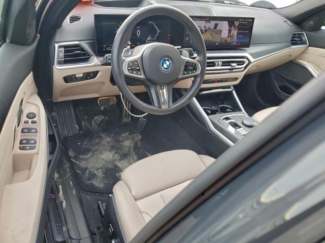 BMW 3 Series Image 10