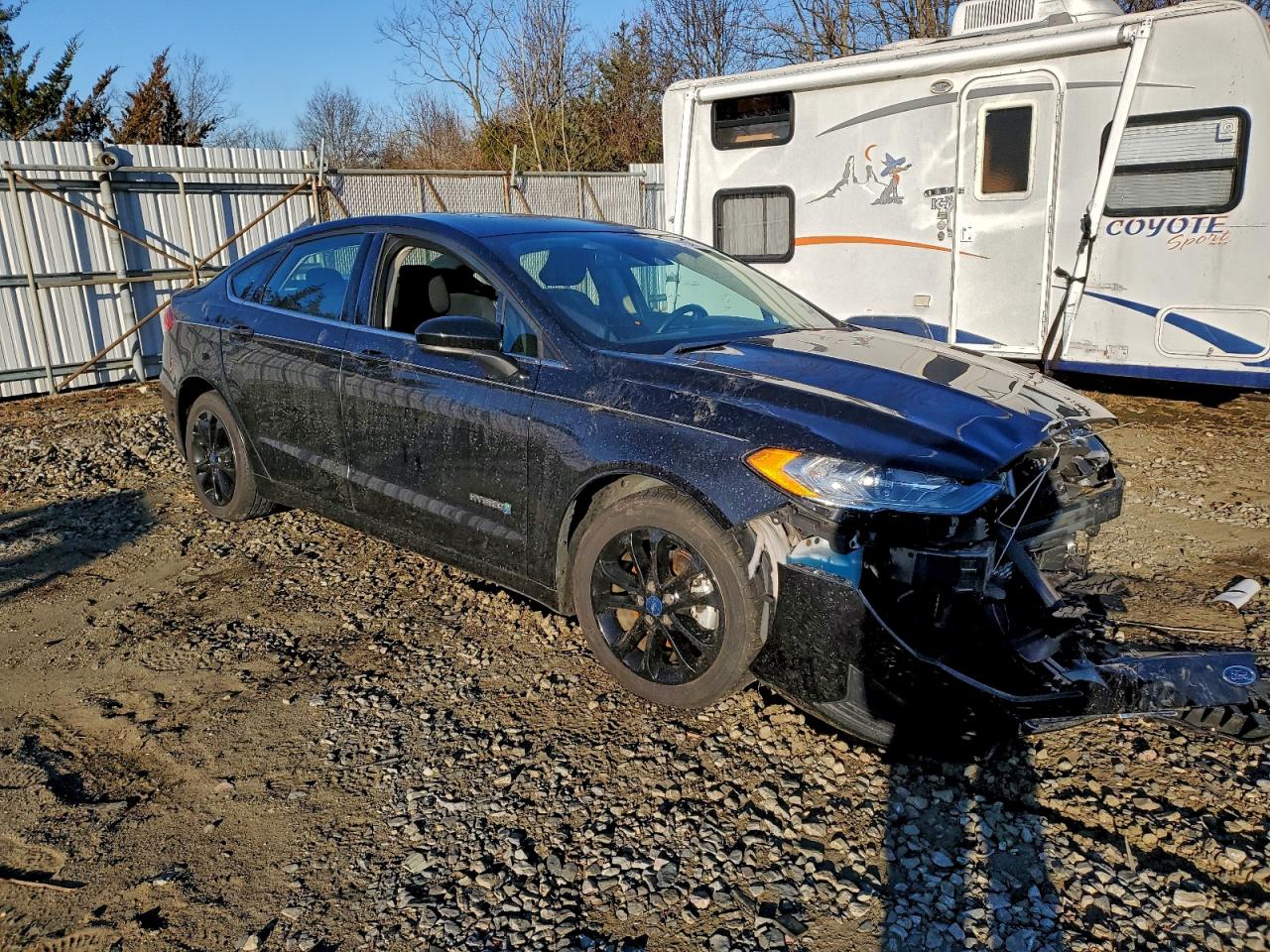 Ford Fusion Se Image 6