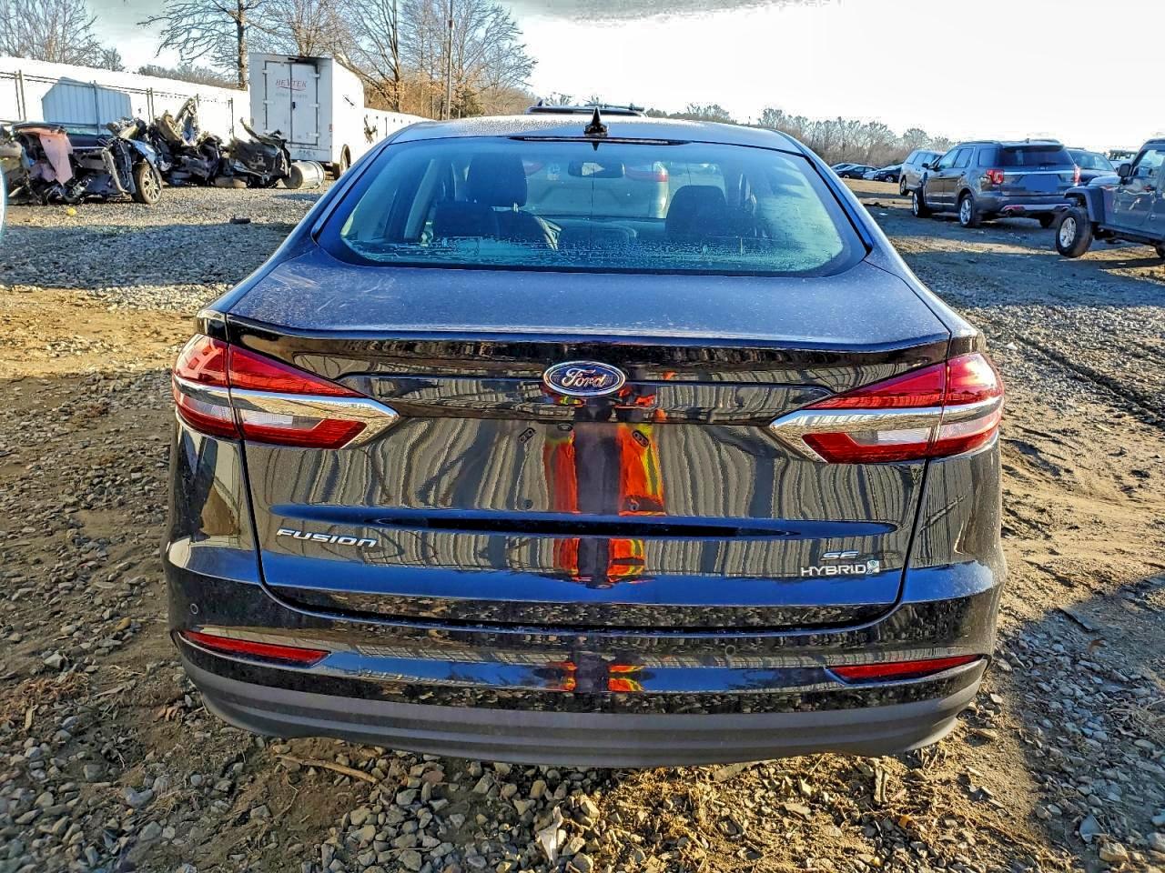 Ford Fusion Se Image 3