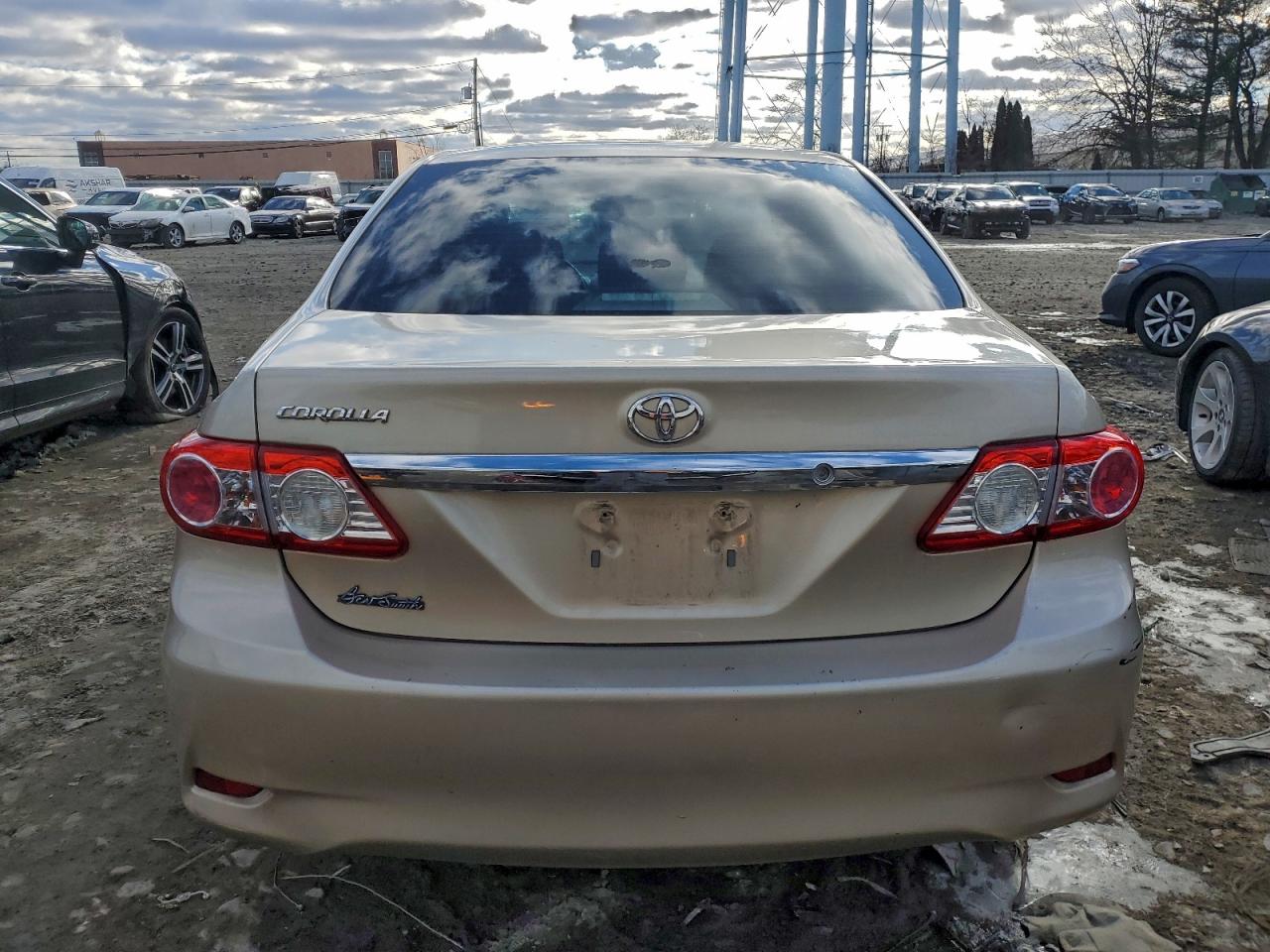 Toyota Corolla Base Image 6