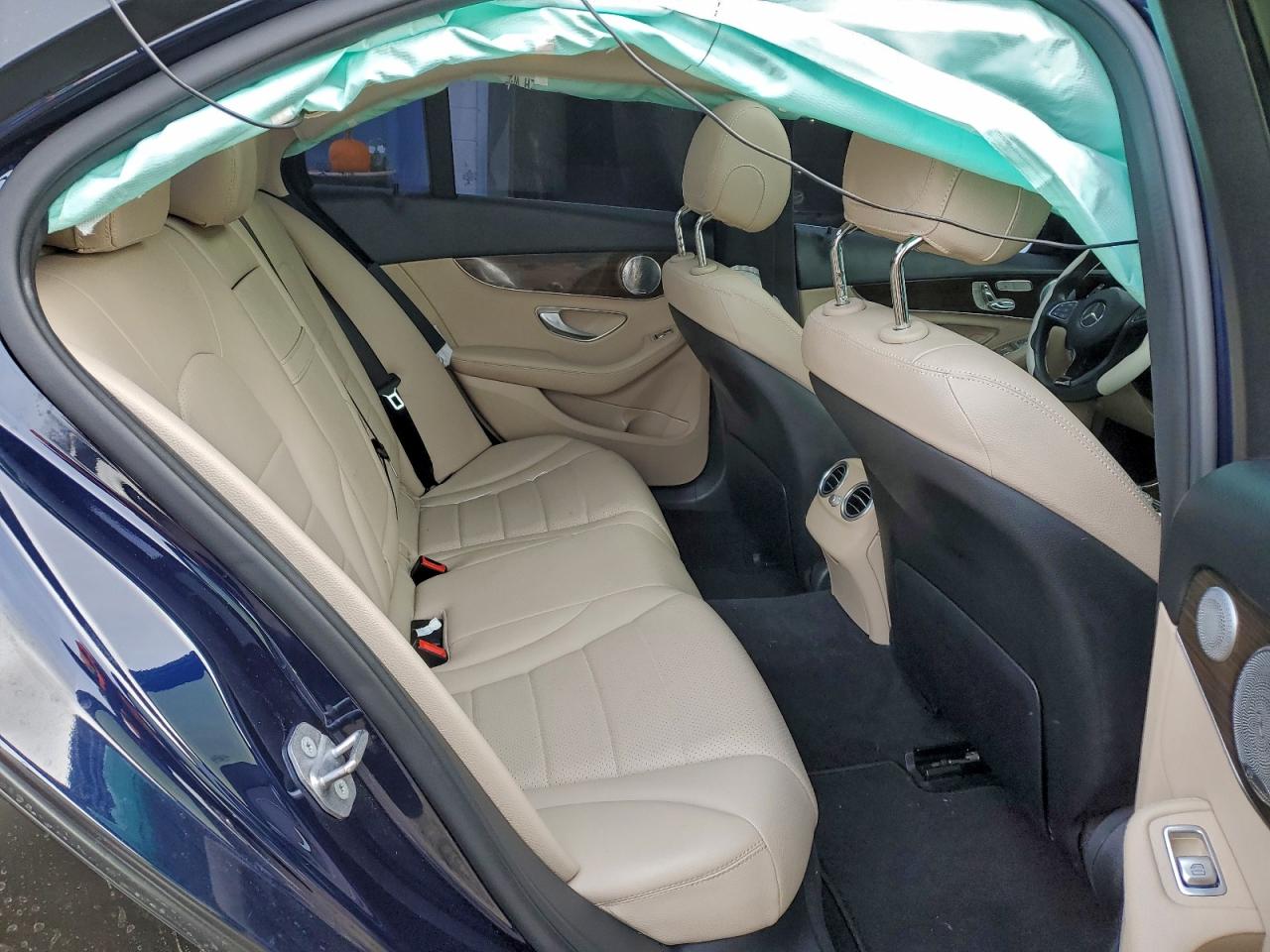 Mercedes-Benz C-Class 300 4matic Image 8