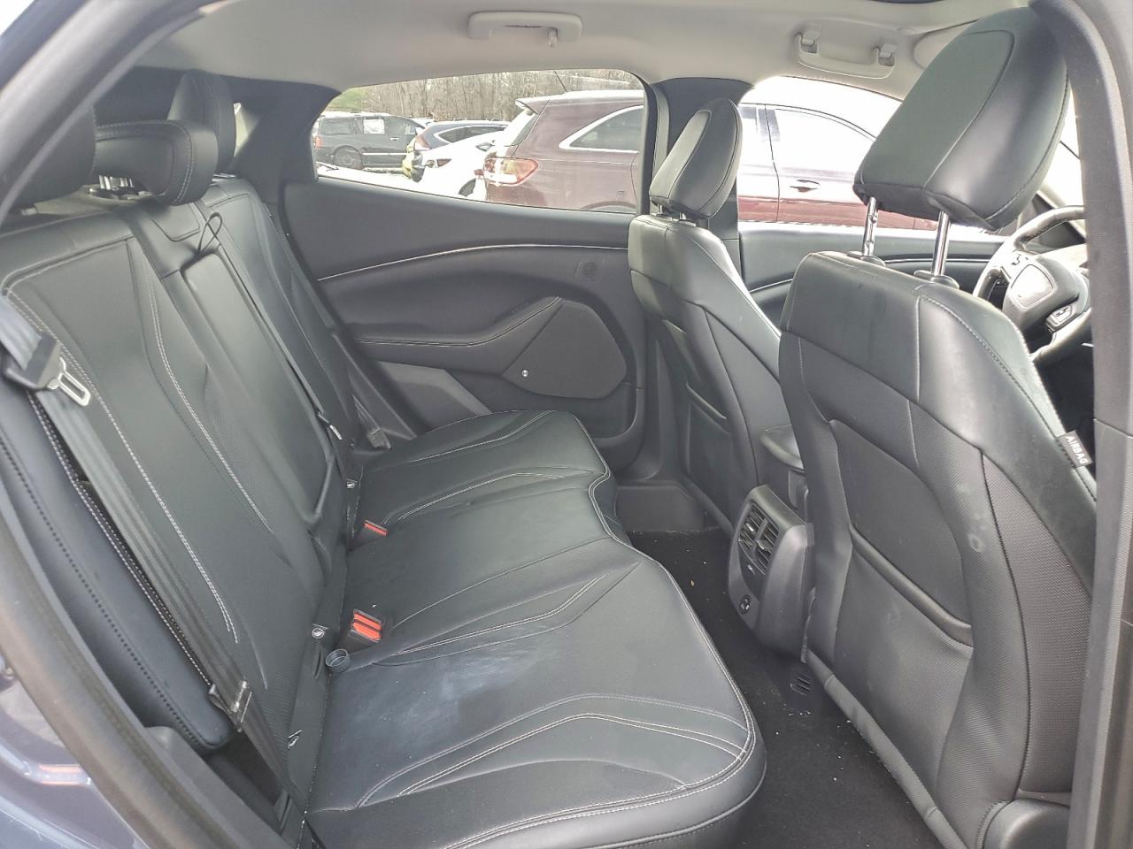 Ford Mustang Premium Image 12