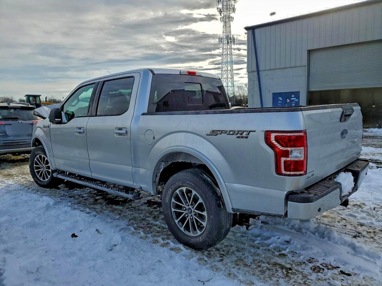 Ford F-150 Supercrew Image 6