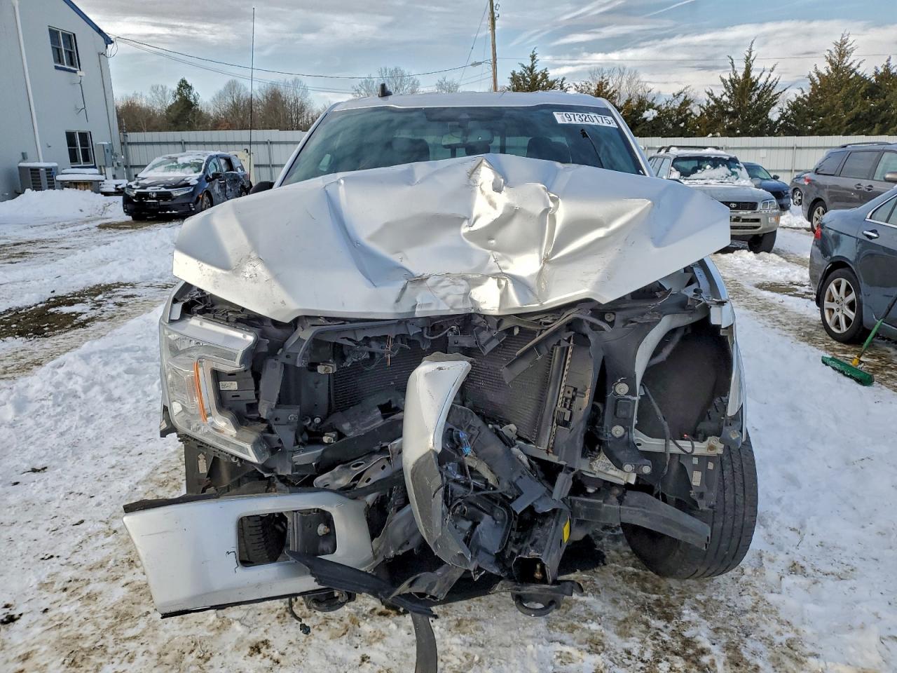 Ford F-150 Supercrew Image 5