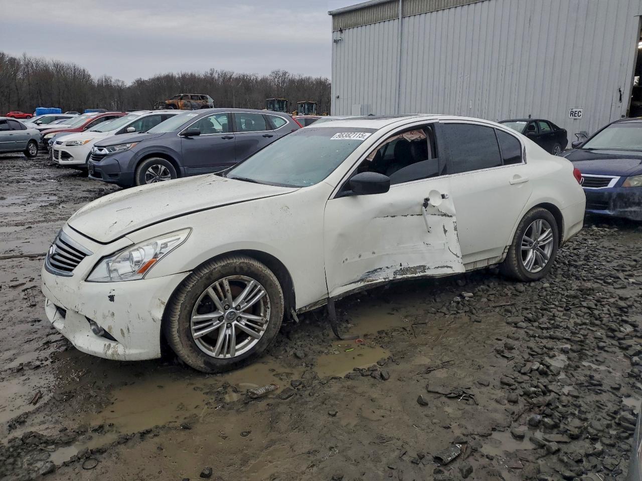 INFINITI G37 Image 1