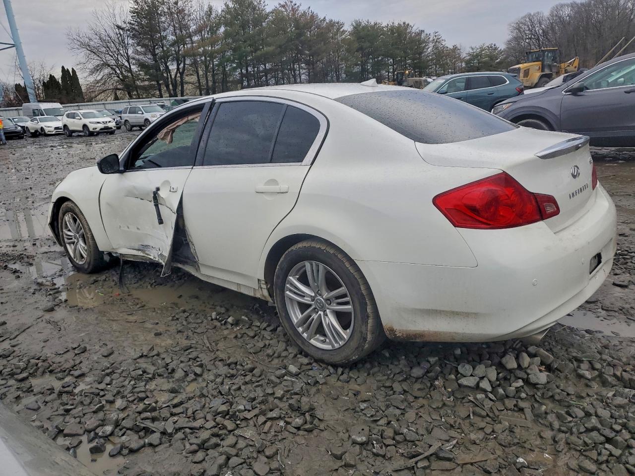 INFINITI G37 Image 2