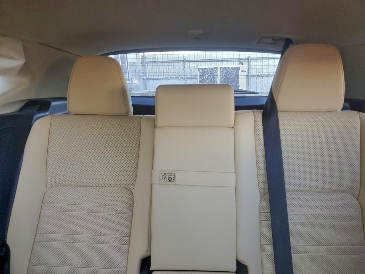 Lexus NX 300 Base Image 9