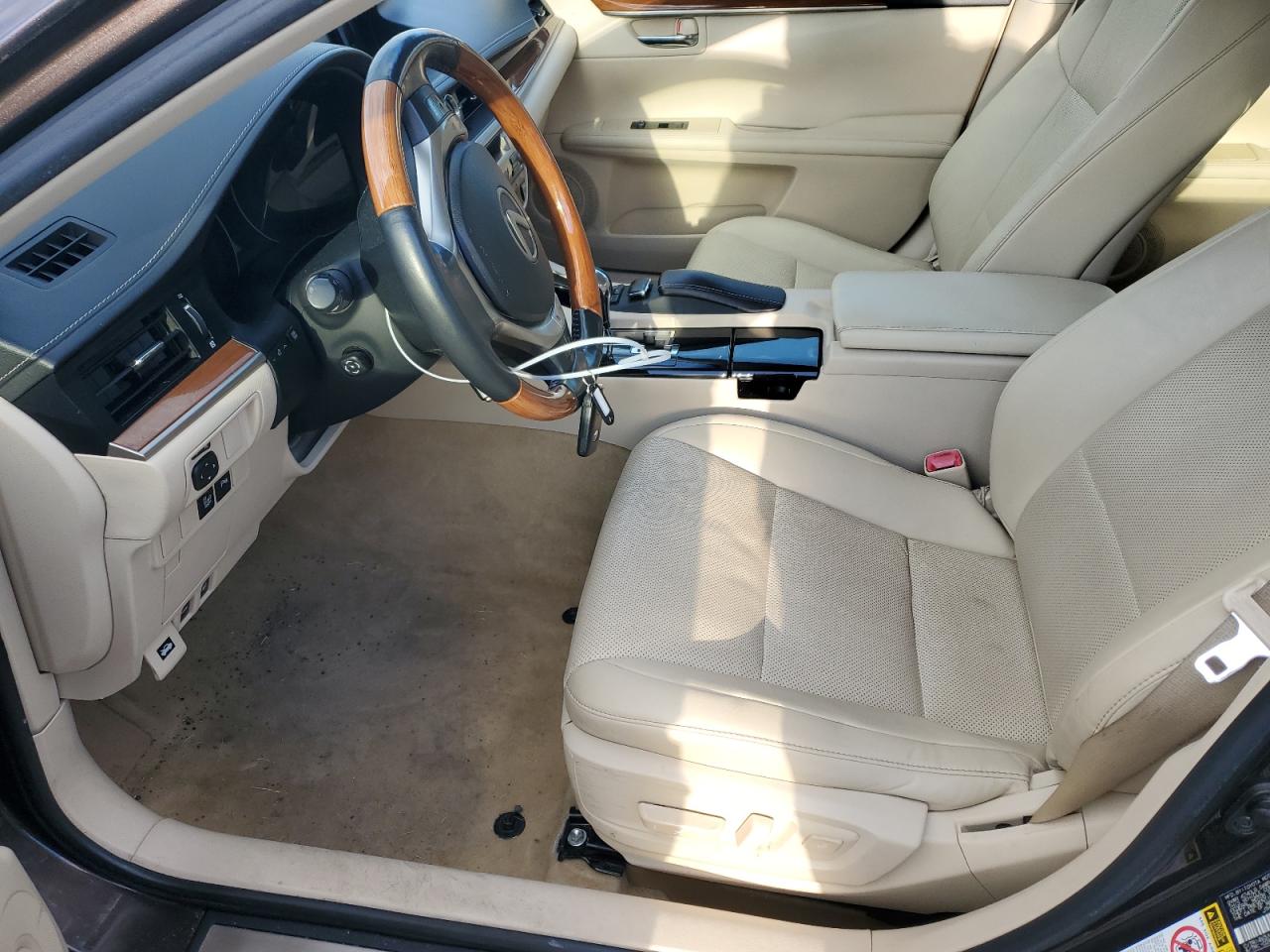 Lexus Es 300h Image 5